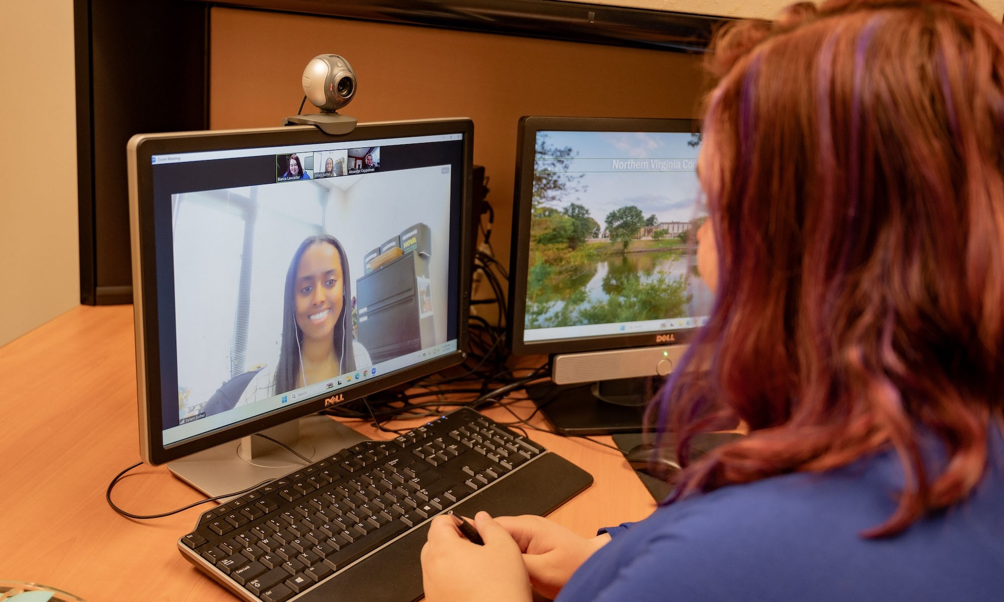 Student meeting with an advisor virtually